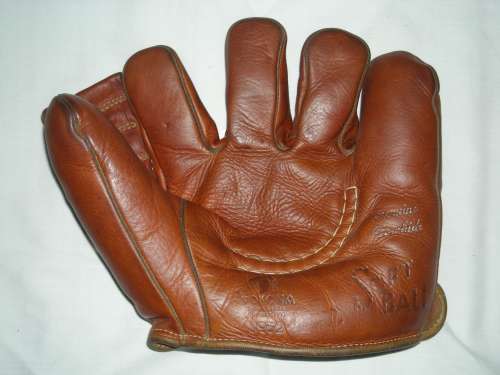 Nokona J952 Softball Front